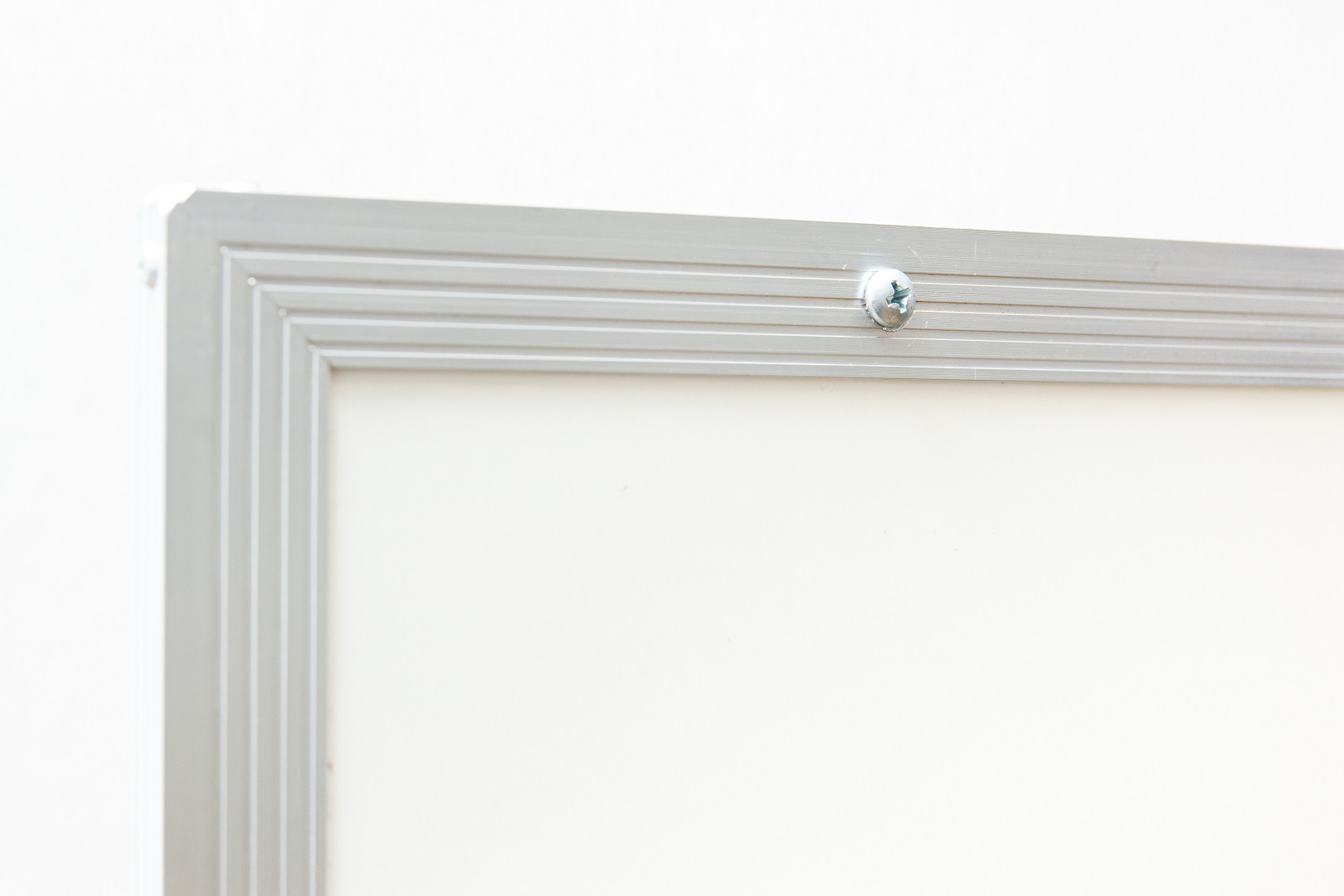Quadro Branco Liso Reforçado - Esquadria