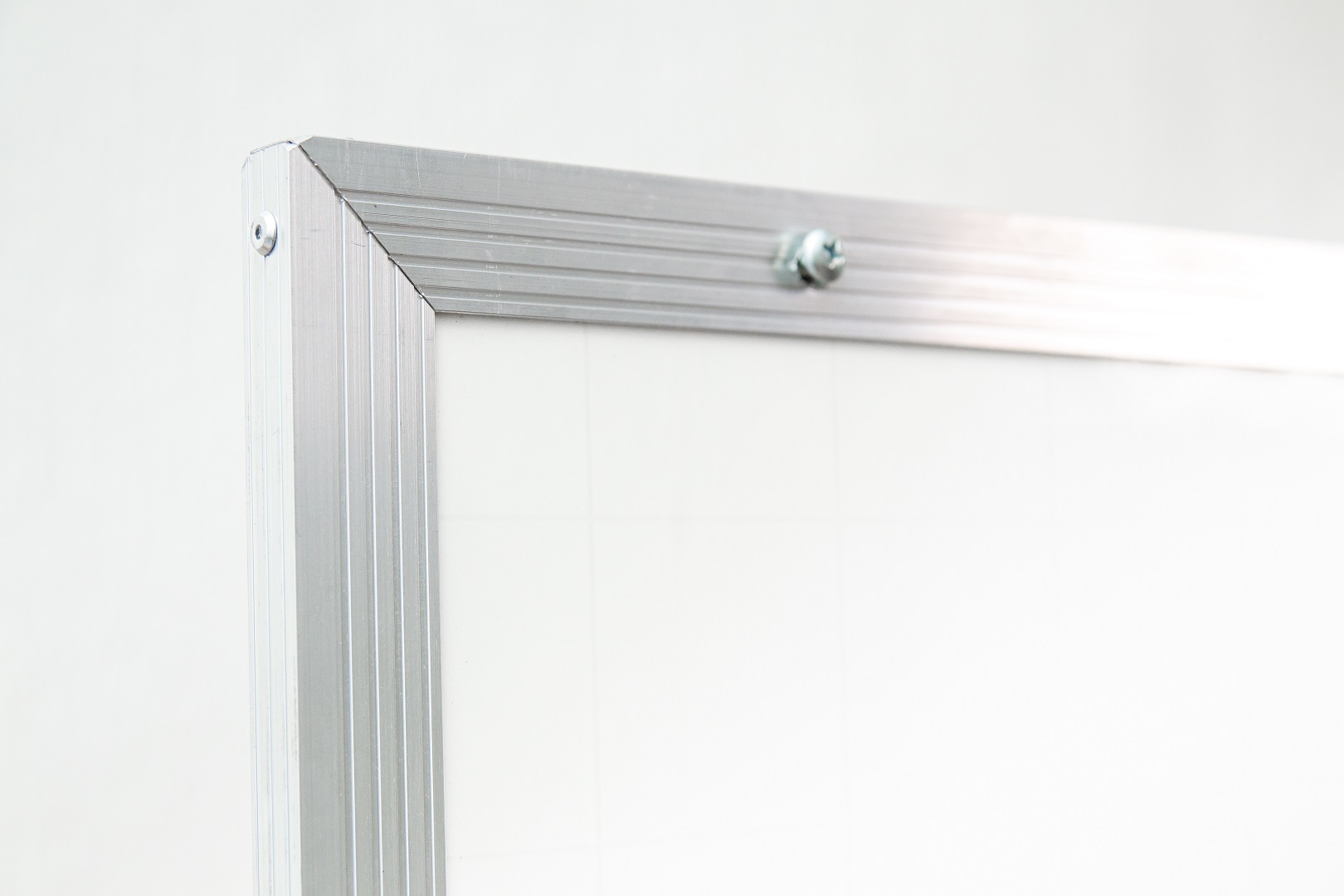 Quadro Branco Quadriculado - Esquadria